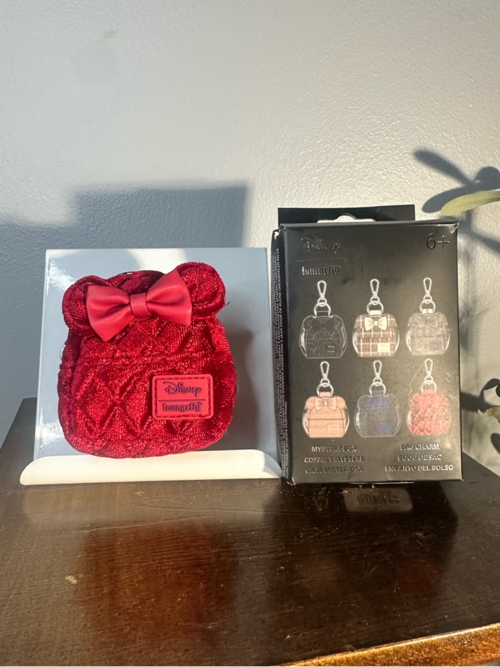 Disney Minnie Mouse Bow Plush Coin Pouch Red Velvet micro mini bag